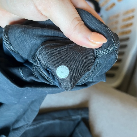 Lululemon Wunder Under - Picture 6 of 6